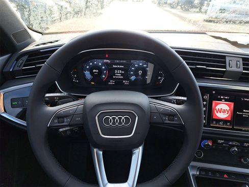 New 2025 Audi Q3 2.0T Premium image 8