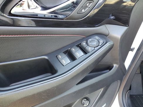 Used 2023 Chevrolet Traverse RS image 15