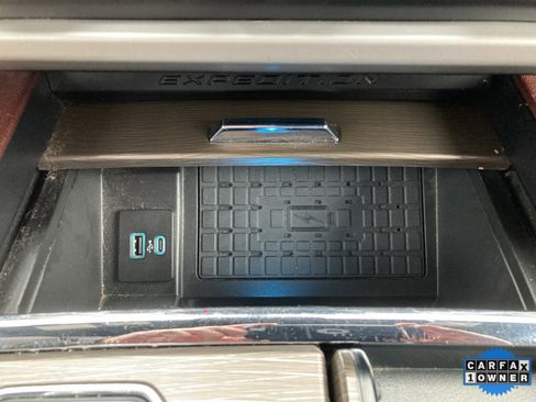 Used 2023 Ford Expedition Max Limited image 34