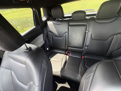 Used 2025 Jeep Compass Limited AWD/4WD image 33