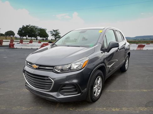 Used 2019 Chevrolet Trax LS w/ Tint and Cruise Package AWD/4WD image 5