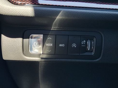 Used 2025 Chevrolet Traverse Z71 w/ Driver Confidence Package AWD/4WD image 22
