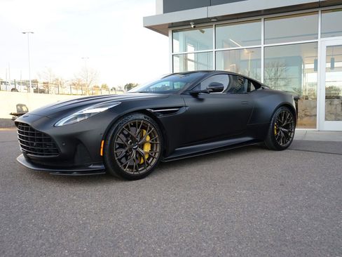 Used 2024 Aston Martin DB12 Coupe image 2