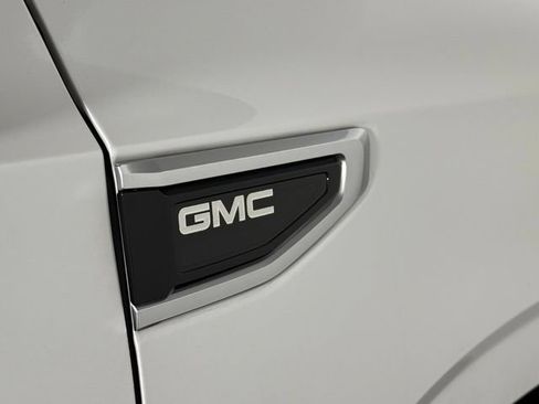 Used 2024 GMC Yukon Denali w/ Advanced Technology Package AWD/4WD image 49