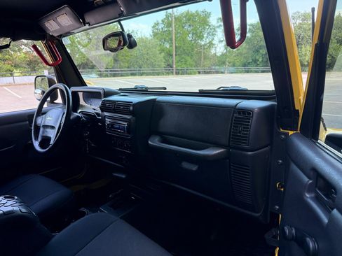 Used 2006 Jeep Wrangler Rubicon w/ Security Group AWD/4WD image 14