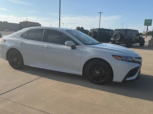 Used 2022 Toyota Camry SE FWD image 27