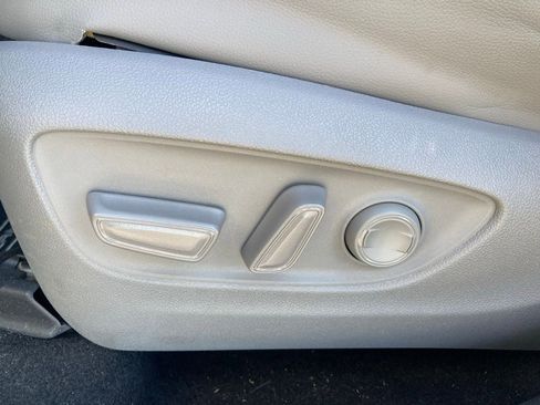 Used 2023 Toyota Highlander XLE image 13