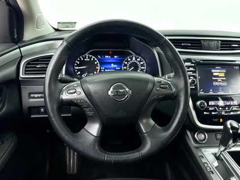 Used 2019 Nissan Murano SV w/ Premium Package image 4