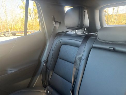 New 2026 Chevrolet Equinox LT w/ Convenience Package II image 17