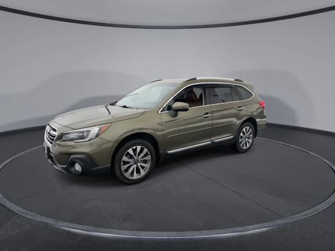 Used 2018 Subaru Outback 2.5i Touring image 4