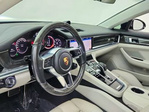 Used 2018 Porsche Panamera 4S image 18