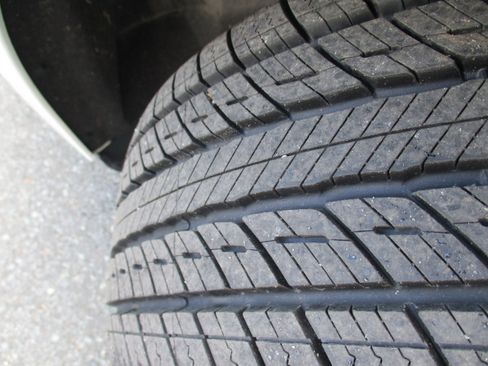 Used 2016 Chevrolet Volt Premier w/ Driver Confidence Package image 9