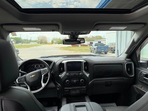 Used 2021 Chevrolet Silverado 2500 LTZ w/ LTZ Convenience Package AWD/4WD image 18