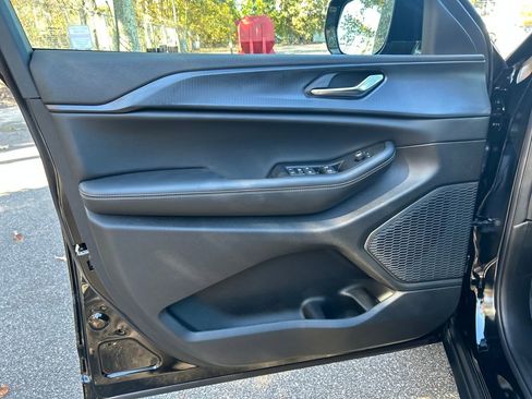 New 2025 Jeep Grand Cherokee L Altitude image 11