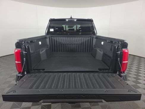 Used 2025 Toyota Tacoma TRD Pro AWD/4WD image 15