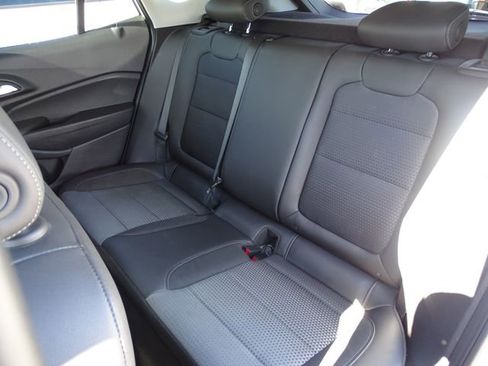 Used 2024 Chevrolet Trax LT w/ Driver Confidence Package image 9