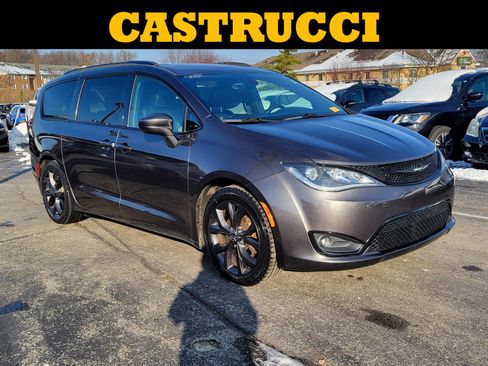 Used 2018 Chrysler Pacifica Touring-L Plus image 31
