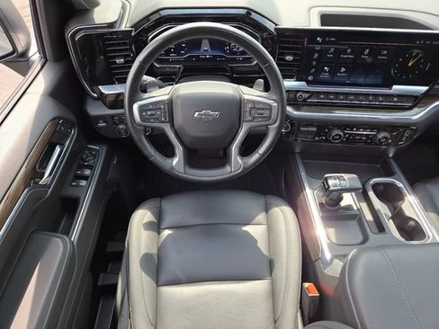Used 2024 Chevrolet Silverado 1500 LT Trail Boss w/ LT Trail Boss Premium Package AWD/4WD image 25