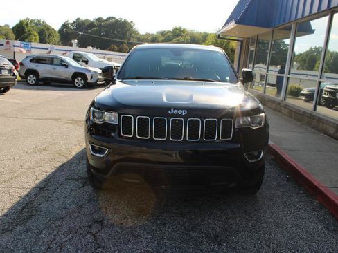 Used 2018 Jeep Grand Cherokee Laredo RWD image 2
