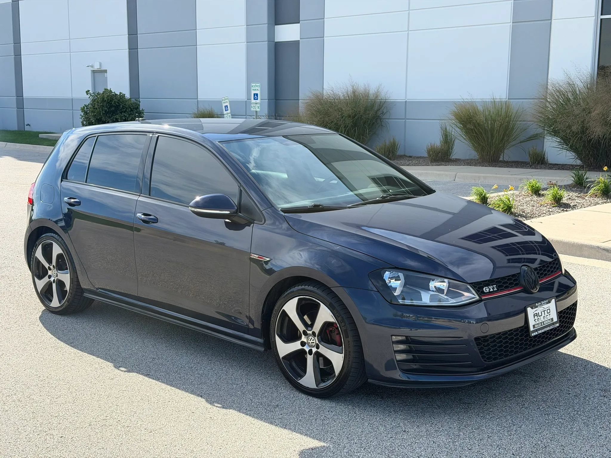 Used 2016 Volkswagen GTI S FWD image 3
