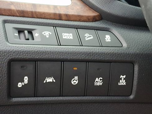 Used 2017 Hyundai Santa Fe Limited AWD/4WD image 27