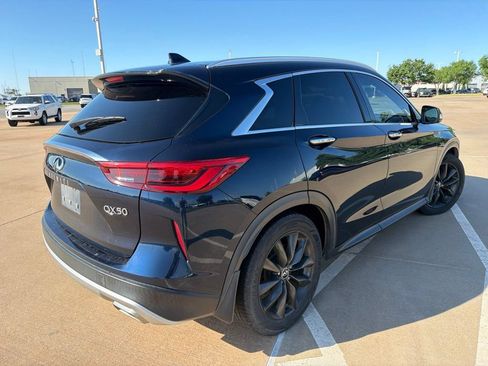 Used 2019 INFINITI QX50 Luxe w/ Navigation Package FWD image 4