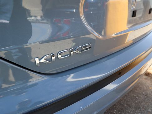 Used 2022 Nissan Kicks SR image 11