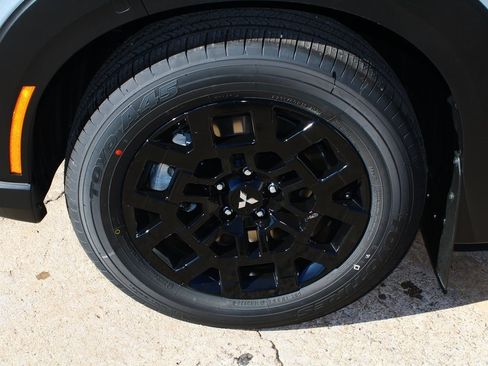 New 2026 Mitsubishi Outlander Trail Edition image 4