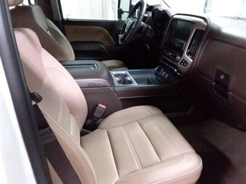 Used 2018 GMC Sierra 2500 Denali w/ Duramax Plus Package AWD/4WD image 14