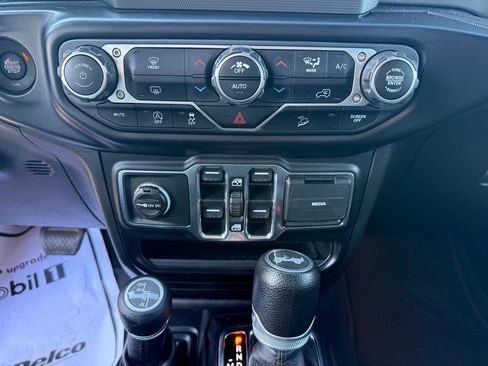 Used 2021 Jeep Wrangler Unlimited Sport AWD/4WD image 38