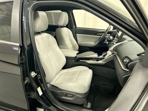 Used 2023 Mitsubishi Eclipse Cross SEL image 24