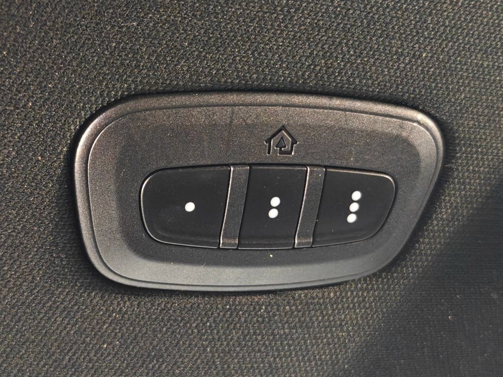 Used 2019 RAM 1500 Big Horn AWD/4WD image 11