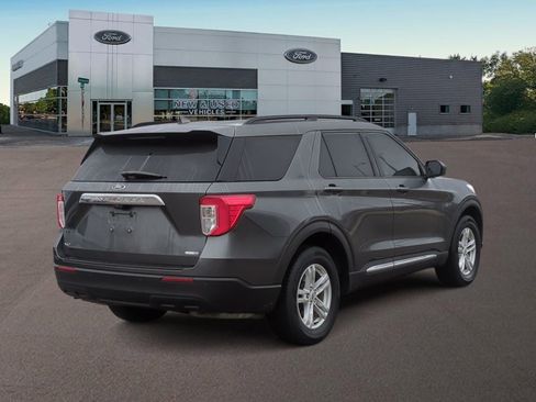 Used 2020 Ford Explorer XLT image 11