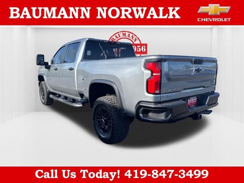 Used 2025 Chevrolet Silverado 2500 ZR2 w/ Technology Package AWD/4WD image 5