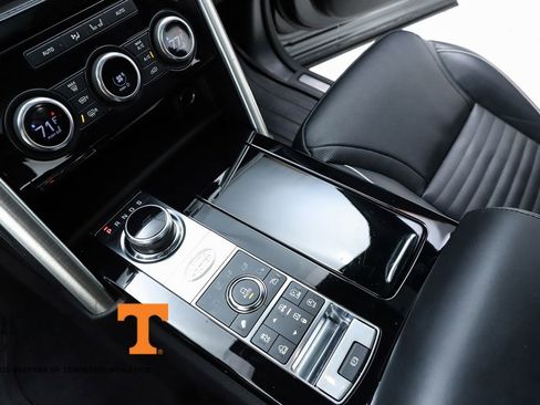 Used 2017 Land Rover Discovery HSE Luxury image 24