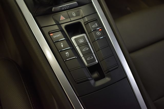 Used 2018 Porsche 911 Carrera S RWD image 16