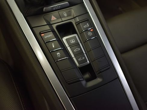 Used 2018 Porsche 911 Carrera S RWD image 16