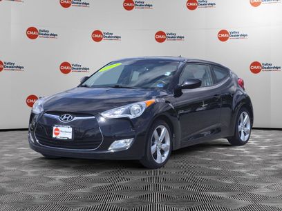 Used 2014 Hyundai Veloster w/ Style Package 02