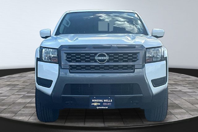 Used 2025 Nissan Frontier SV AWD/4WD image 2