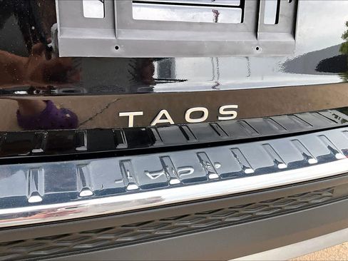 Used 2024 Volkswagen Taos SE FWD image 30