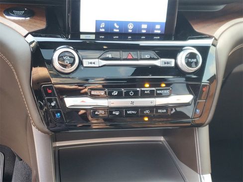 Used 2022 Ford Explorer King Ranch w/ Technology Package image 27