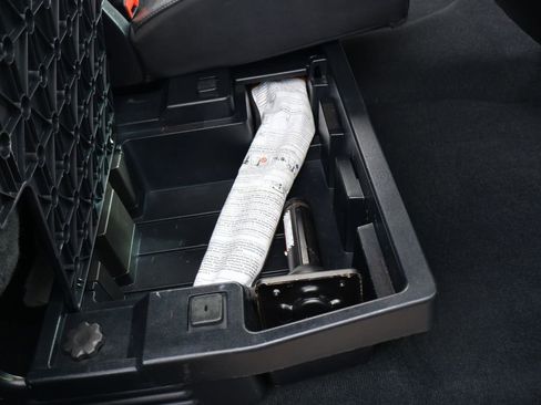 Used 2015 Toyota Tundra Limited w/ Limited Premium Package image 30