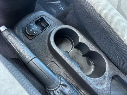 Used 2015 Ford Transit Connect XLT image 25