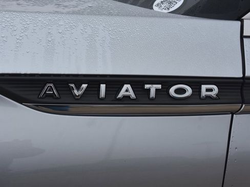 Used 2022 Lincoln Aviator Reserve w/ Equipment Group 201A image 10