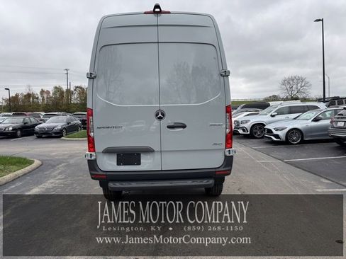 Used 2025 Mercedes-Benz Sprinter 2500 image 7