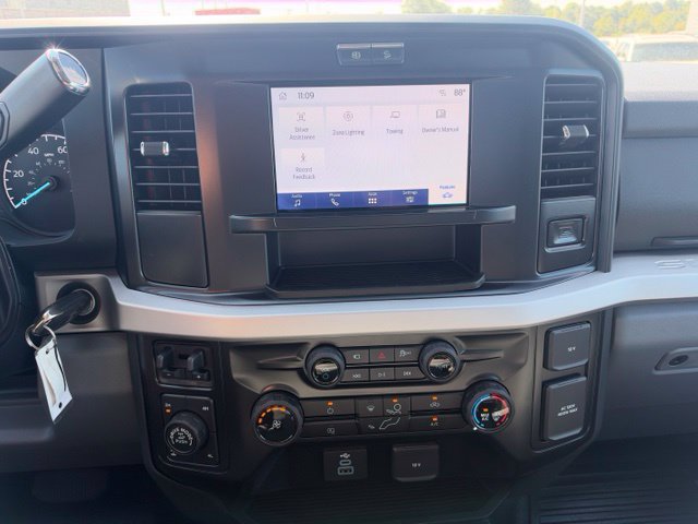 New 2027 Ford F250 XLT w/ Tremor Off-Road Package AWD/4WD image 13