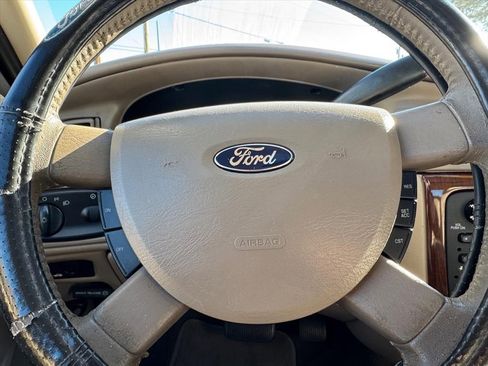 Used 2005 Ford Taurus SEL image 15