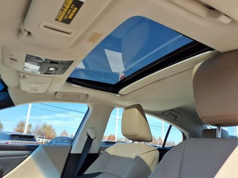 Used 2021 Lexus ES 250 w/ Premium Package image 13