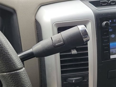 Used 2012 RAM 1500 Classic SLT image 18