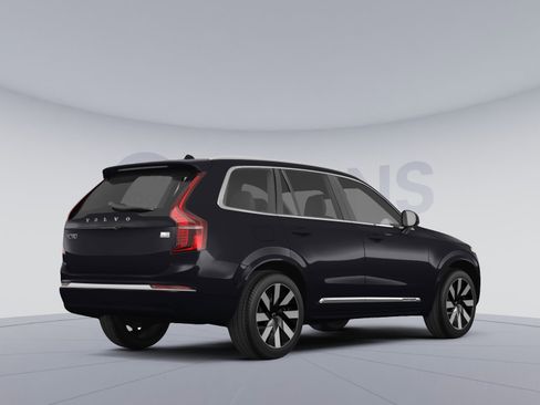 Used 2023 Volvo XC90 T8 Plus w/ Protection Package Premier AWD/4WD image 4